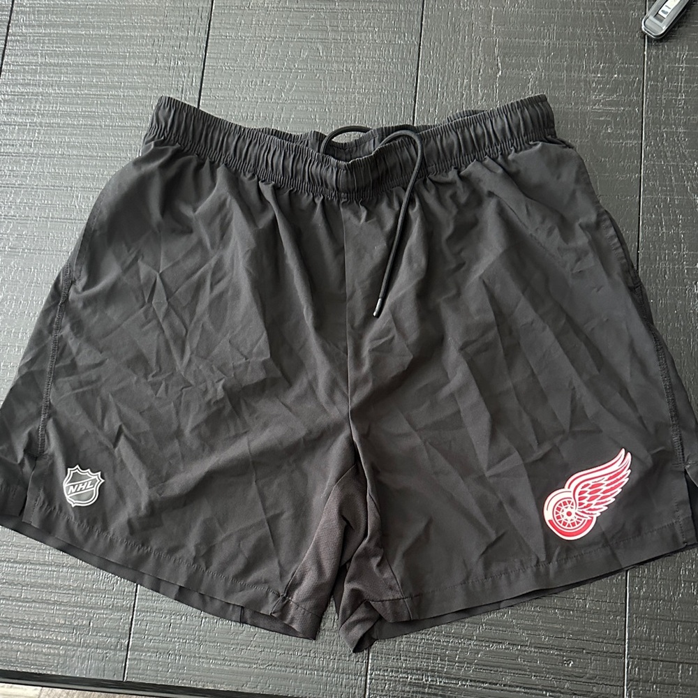 NHL Black Red Wings Athletic Men's Shorts